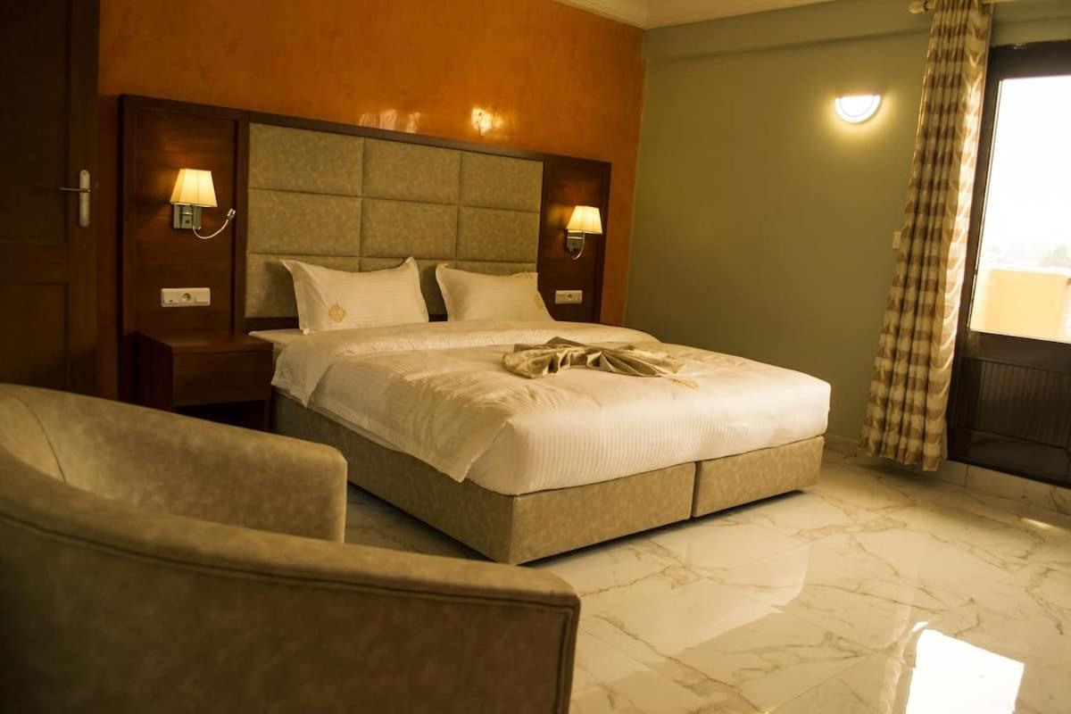 Hotel Jouvence International Yaoundé Dış mekan fotoğraf