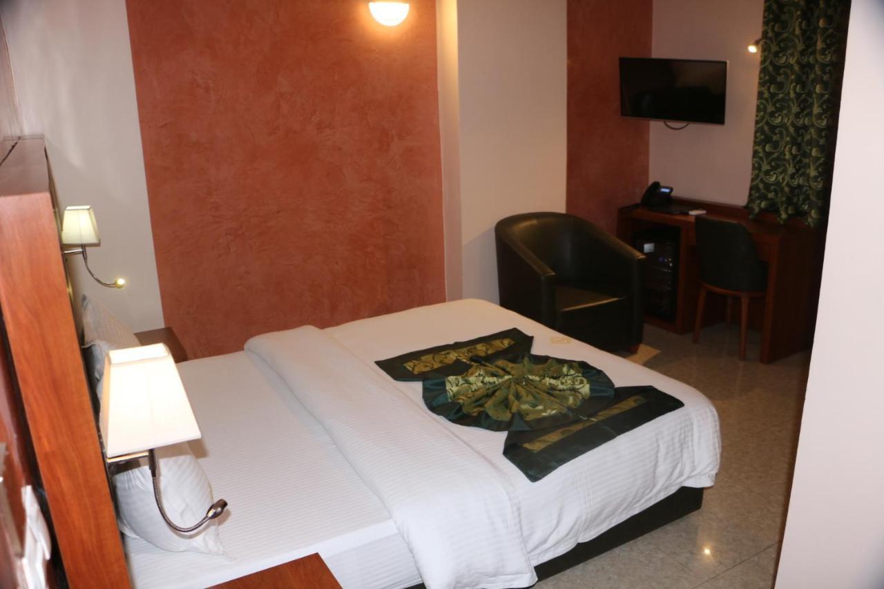 Hotel Jouvence International Yaoundé Dış mekan fotoğraf