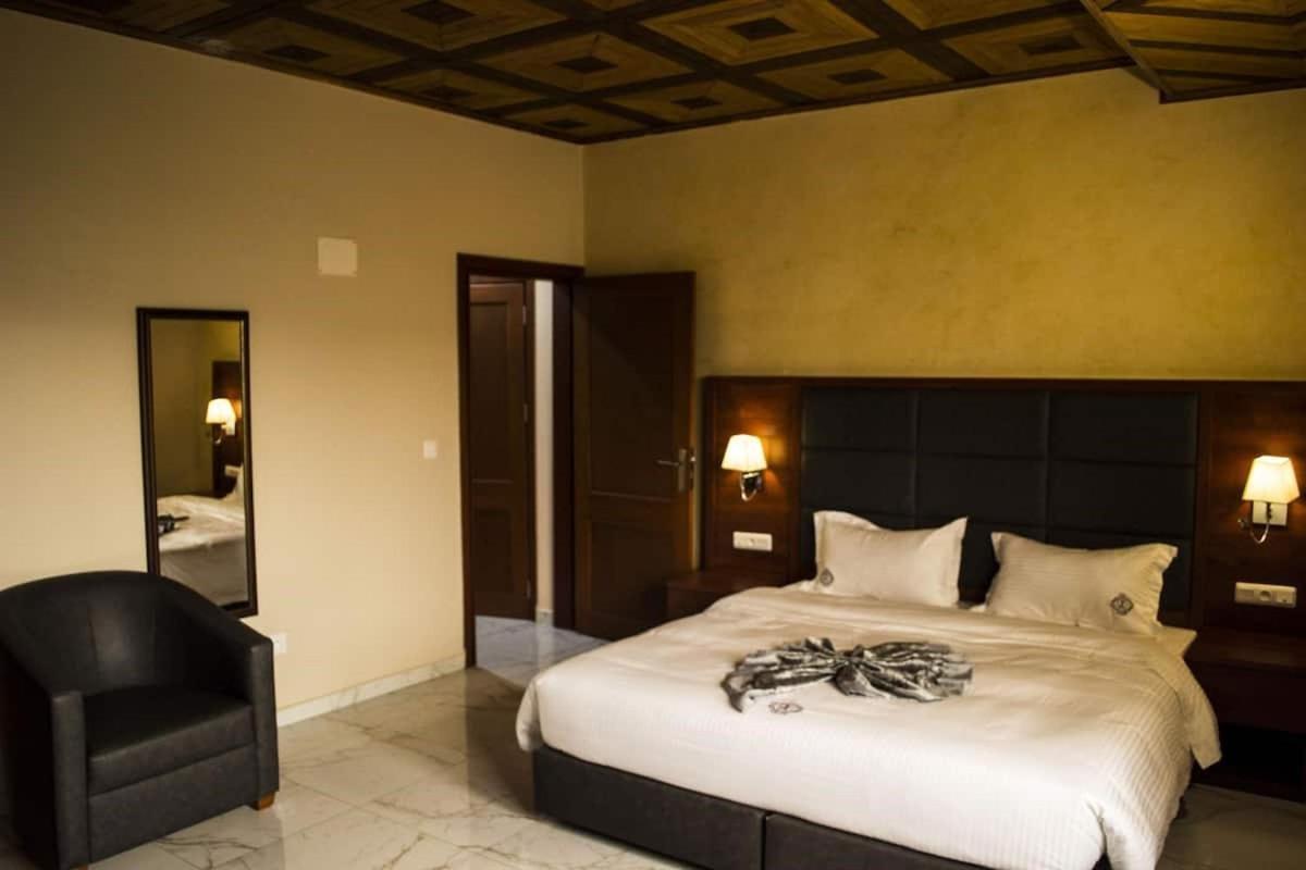 Hotel Jouvence International Yaoundé Dış mekan fotoğraf