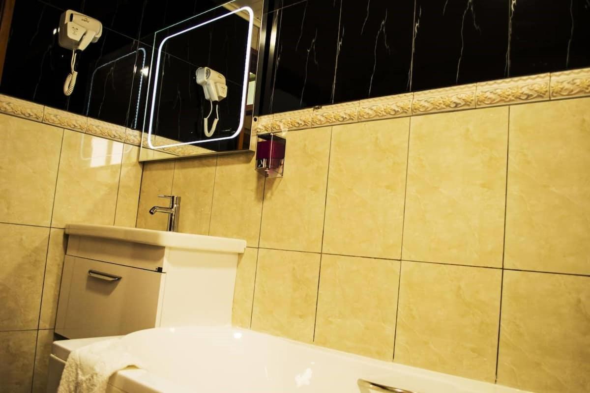 Hotel Jouvence International Yaoundé Dış mekan fotoğraf