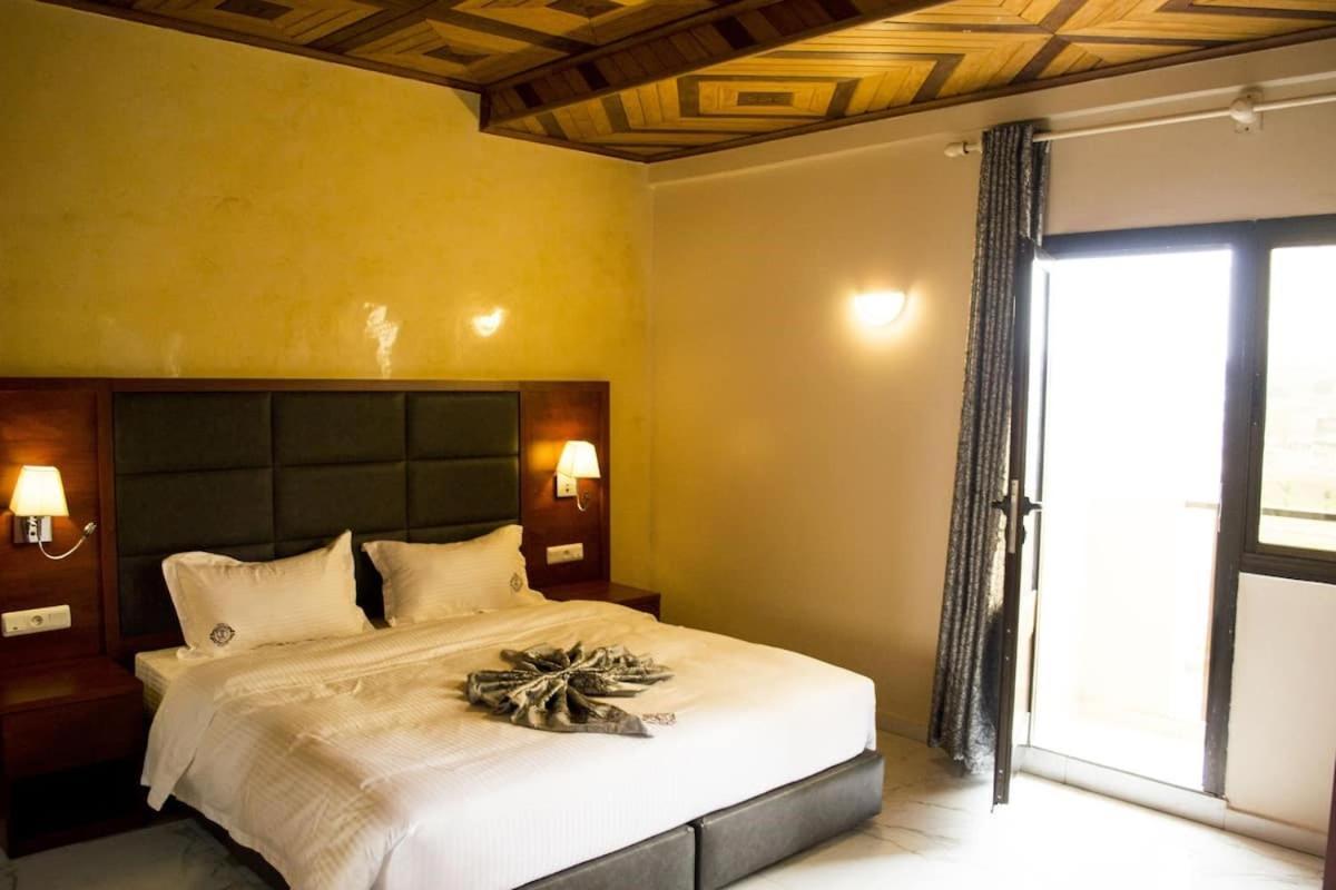 Hotel Jouvence International Yaoundé Dış mekan fotoğraf