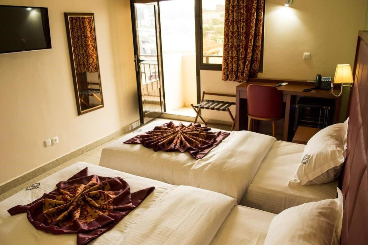 Hotel Jouvence International Yaoundé Dış mekan fotoğraf