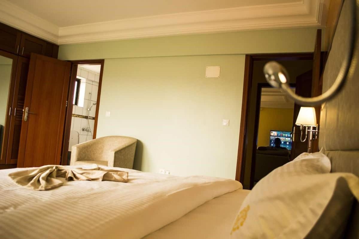 Hotel Jouvence International Yaoundé Dış mekan fotoğraf