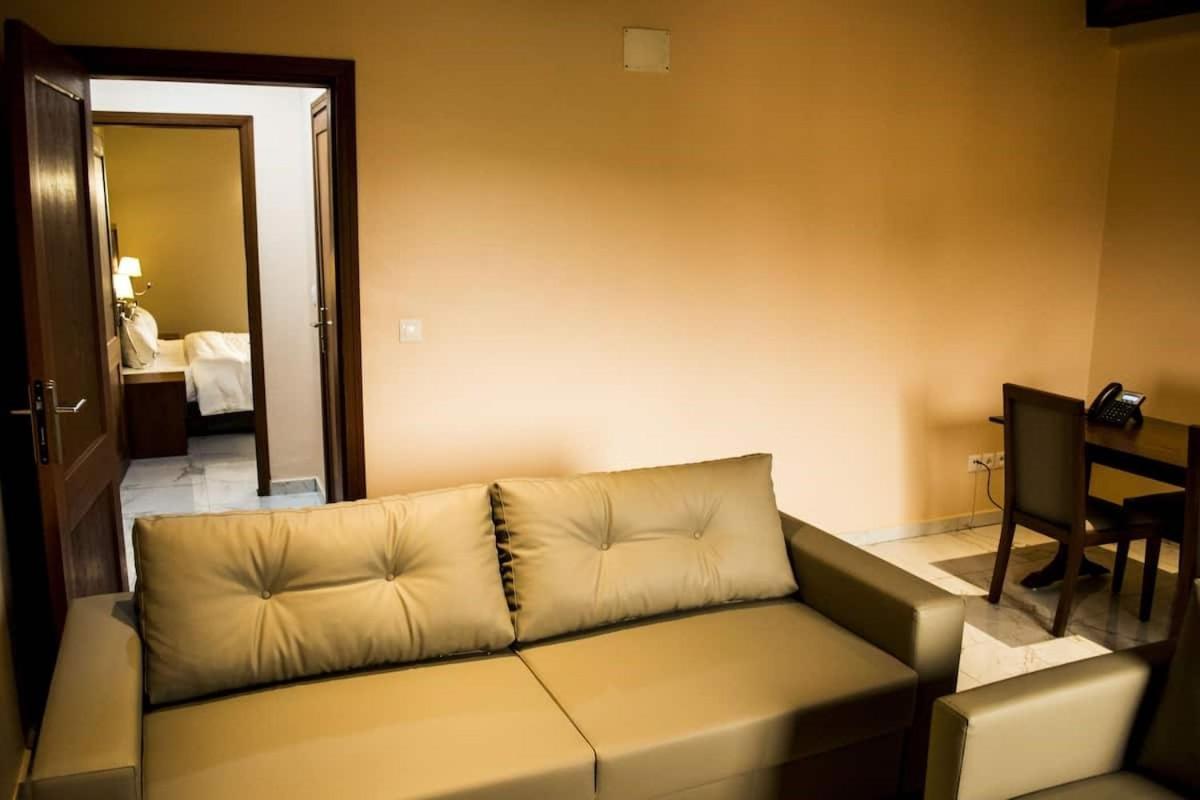 Hotel Jouvence International Yaoundé Dış mekan fotoğraf