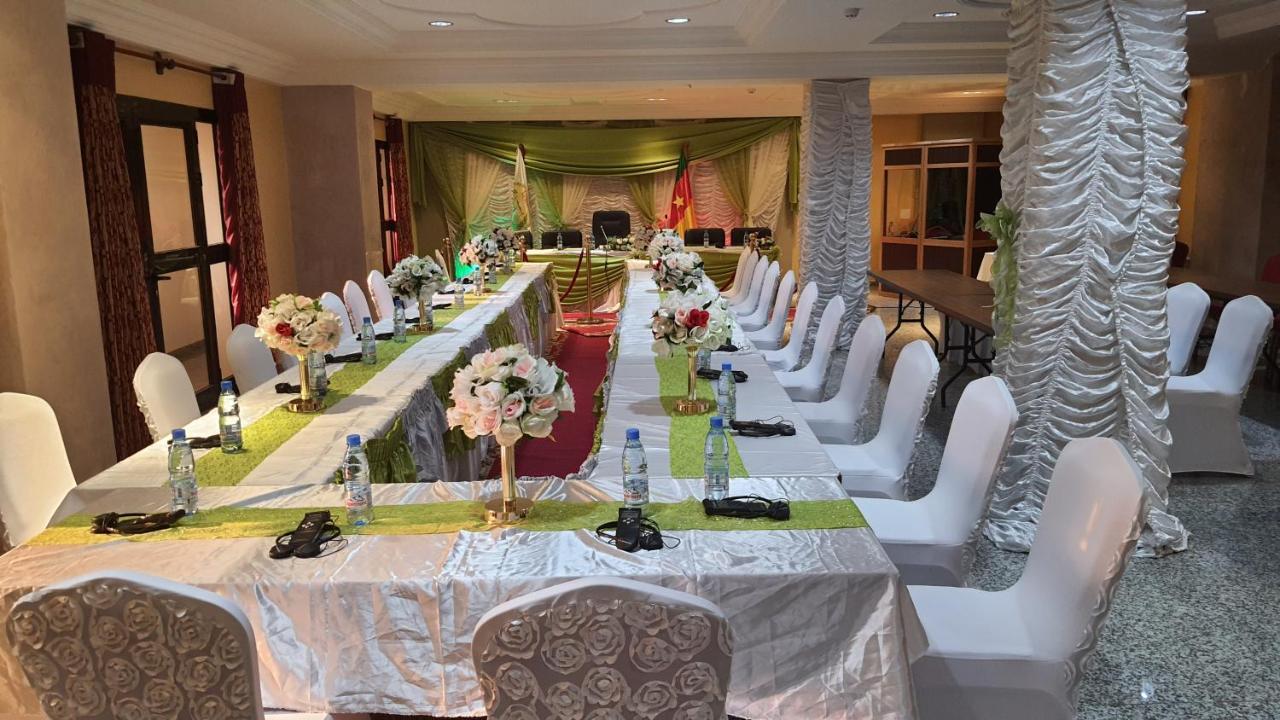 Hotel Jouvence International Yaoundé Dış mekan fotoğraf